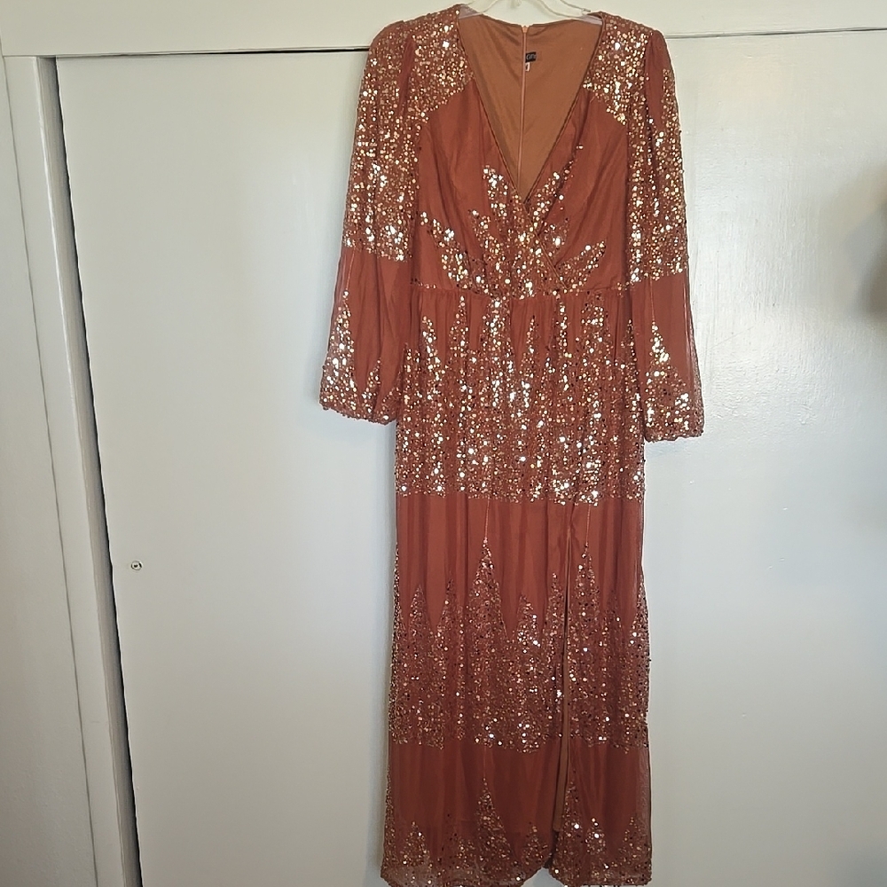 Giffniseti Sequin Long Sleeve Dress in Rust and Gold